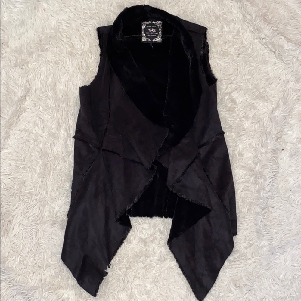 Black faux fur & suede vest